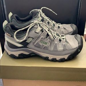 BRAND NEW Keen Targhee III women’s hiking shoes